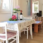 Garden House Apartment