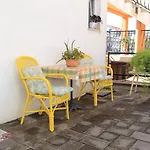 Garden House Apartment *