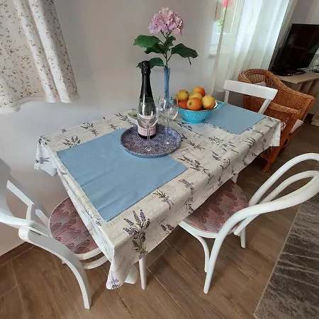 Garden House Apartment