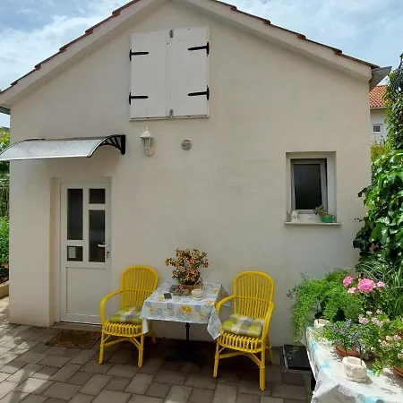 Apartment Garden House Vodice