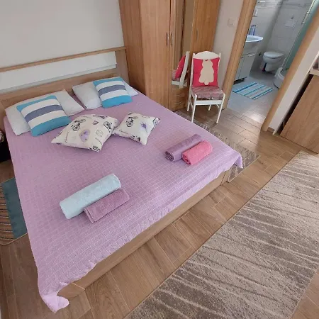 Garden House Apartment