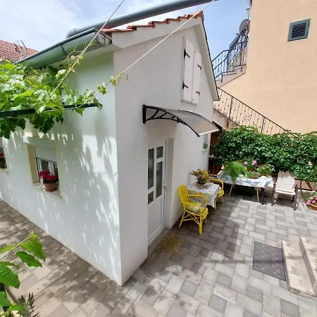 Apartment Garden House Vodice