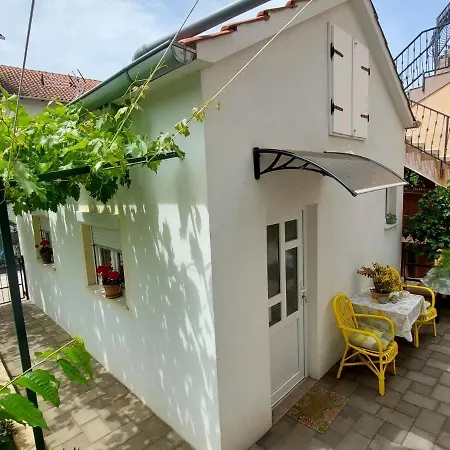 Garden House Apartment Vodice