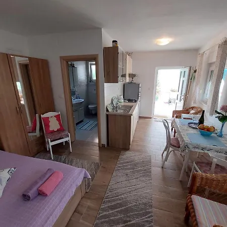 Apartment Garden House Vodice