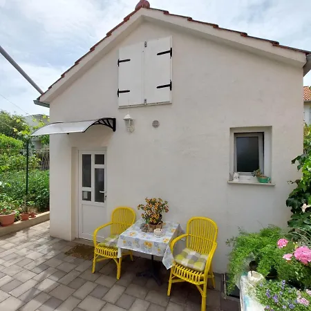 Apartment Garden House Vodice