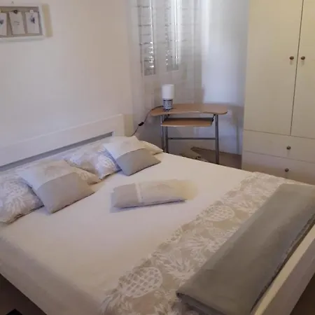 Garden House Apartment Vodice