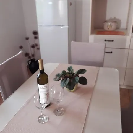 Garden House Apartment