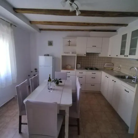 Garden House Apartment *