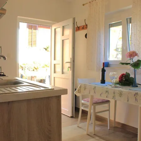 Garden House 公寓 *